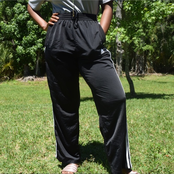 Classic Woman’s Adidas Pants Size Medium - Picture 4 of 7